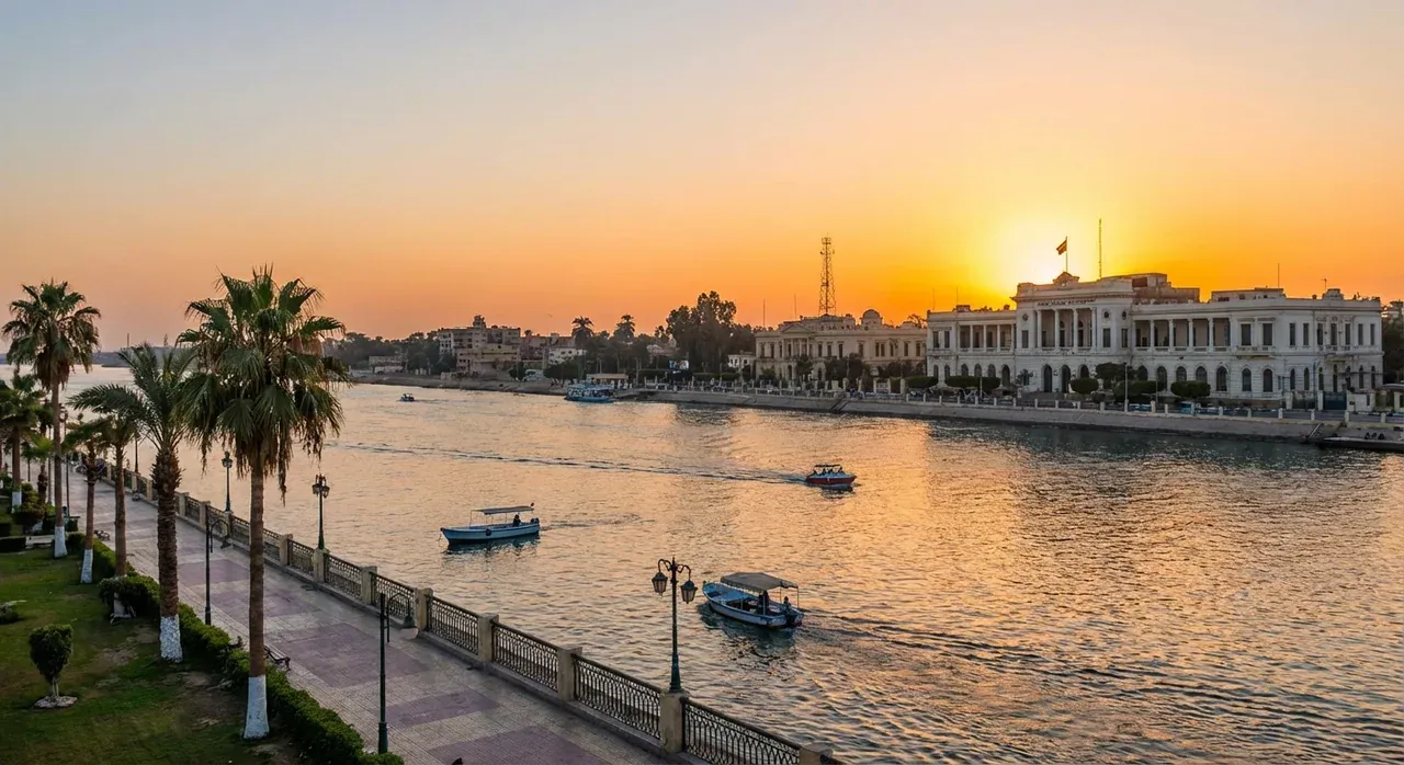 مدينة الإسماعيلية وحدائقها الغناء على ضفاف قناة السويس