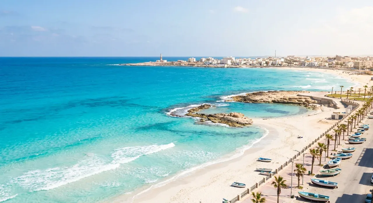 شواطئ مرسى مطروح الفيروزية الساحرة ورمالها البيضاء
